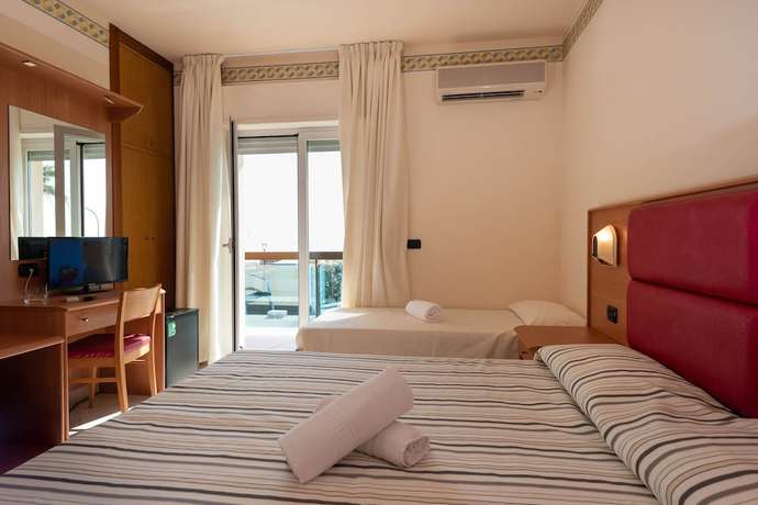 Imagen de la habitación del Hotel Paradiso Grottammare. Foto 12