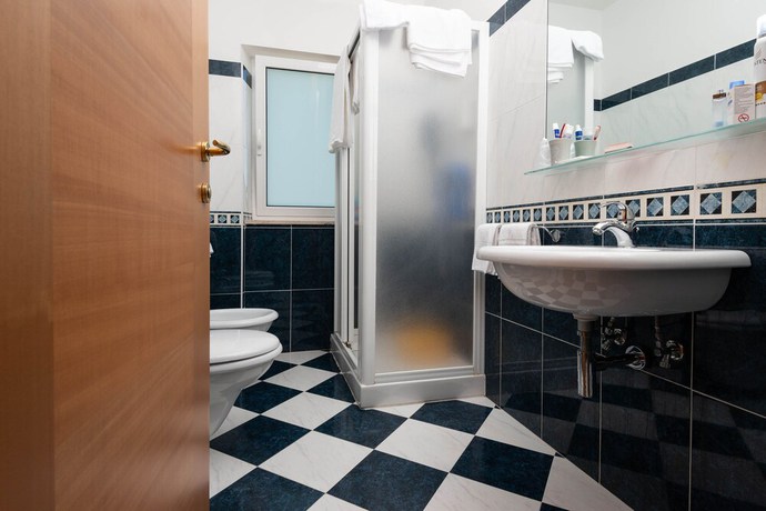 Imagen de la habitación del Hotel Paradiso Grottammare. Foto 13