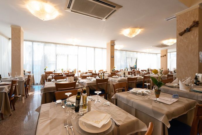 Imagen del bar/restaurante del Hotel Paradiso Grottammare. Foto 5