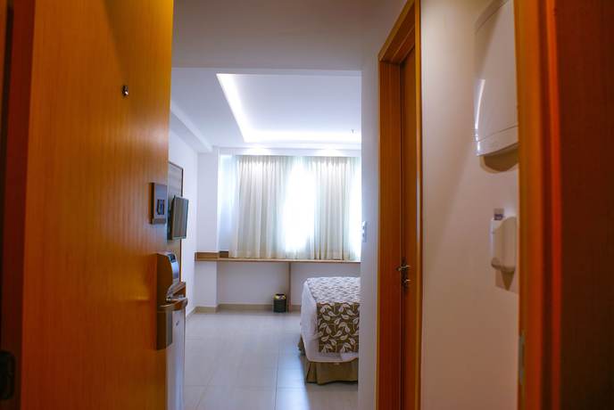 Imagen de la habitación del Hotel Paradiso Maca&eacute;. Foto 4