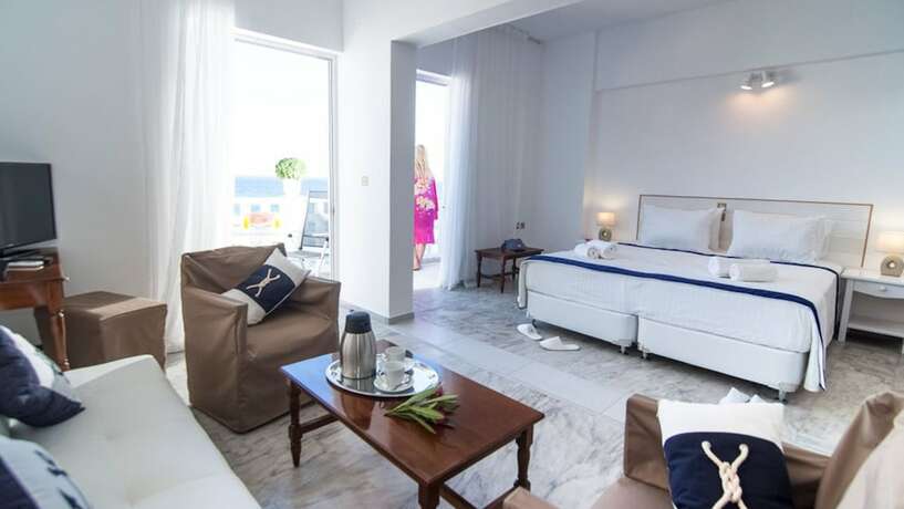 Imagen de la habitación del Hotel Paradiso Resort, Aegina. Foto 19