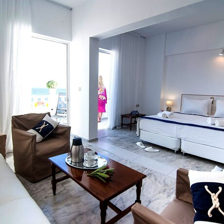 Imagen general del Hotel Paradiso Resort, Aegina. Foto 11