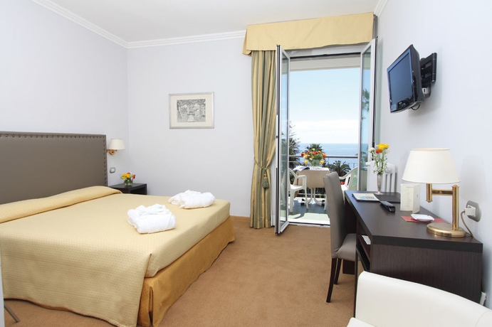 Imagen de la habitación del Hotel Paradiso, San Remo. Foto 7