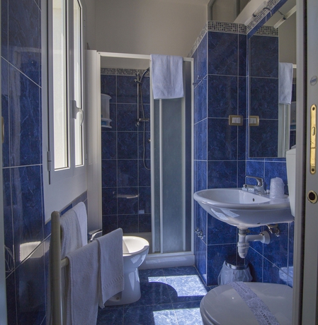 Imagen de la habitación del Hotel Paradiso, Senigallia. Foto 7