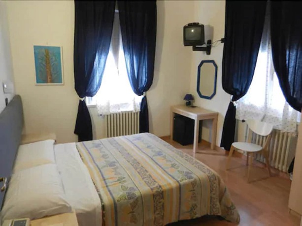 Imagen de la habitación del Hotel Paradiso, Spoleto. Foto 11