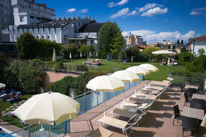 Imagen de la piscina del Hotel Paradiso Terme. Foto 15