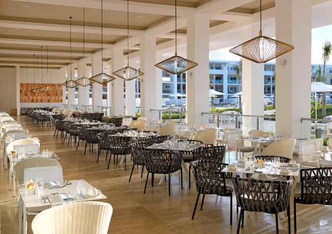 Imagen del bar/restaurante del Hotel Paradisus Grand Cana All Suites. Foto 3