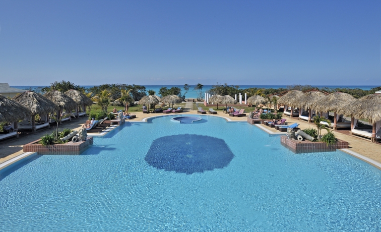 Imagen de la piscina del Hotel Paradisus Varadero Resort & Spa. Foto 8