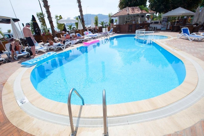 Imagen general del Hotel Parador Beach. Foto 12