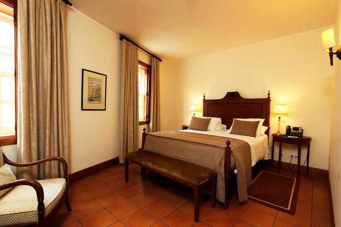 Imagen de la habitación del Hotel Parador Casa Da Ínsua. Foto 6