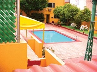 Imagen de la piscina del Hotel Parador Chihuahua. Foto 5