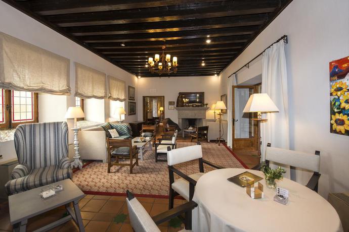 Imagen de los interiores del Hotel Parador De Avila. Foto 13