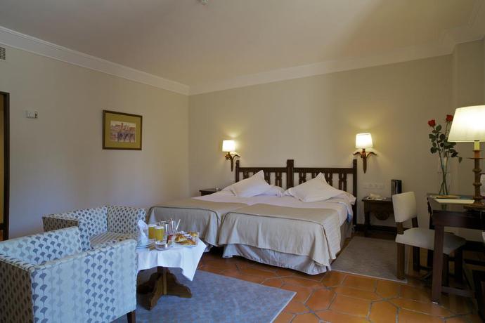 Imagen de la habitación del Hotel Parador De Avila. Foto 4