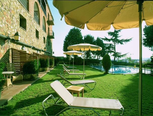 Imagen de la piscina del Hotel Parador De Benavente Zamora. Foto 16