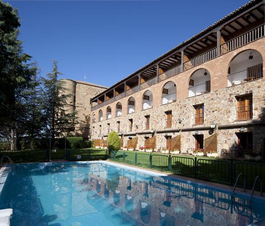 Imagen de la piscina del Hotel Parador De Benavente Zamora. Foto 17