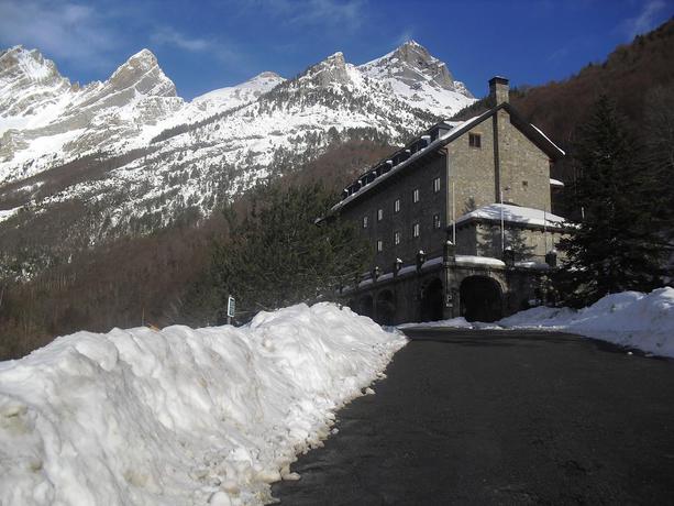 Imagen de los exteriores del Hotel Parador De Bielsa Huesca. Foto 5