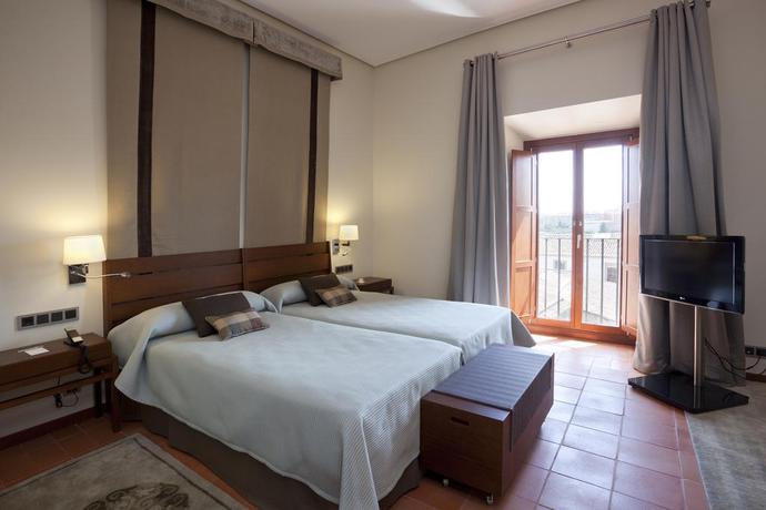 Imagen general del Hotel Parador De Cáceres. Foto 14