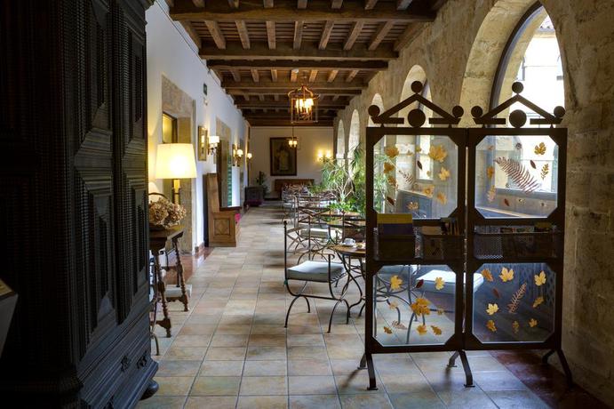 Imagen de los interiores del Hotel Parador De Cangas De Onis. Foto 17