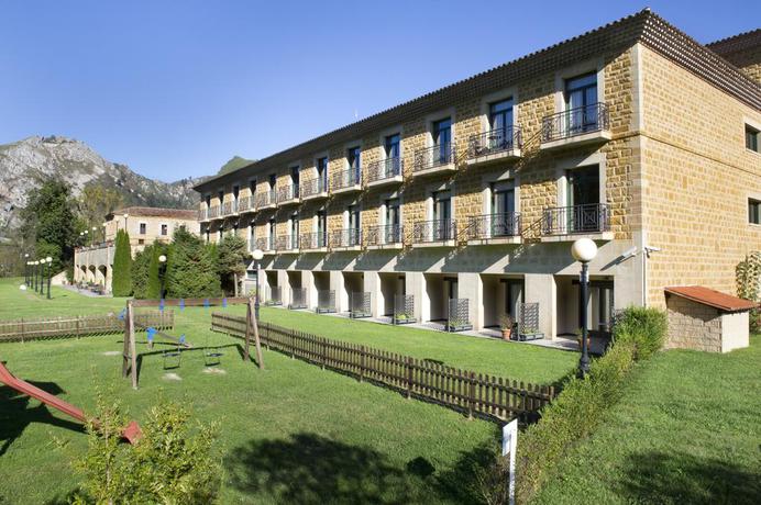 Imagen de los exteriores del Hotel Parador De Cangas De Onis. Foto 12