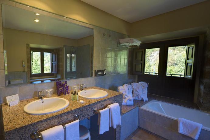 Imagen de la habitación del Hotel Parador De Cangas De Onis. Foto 9