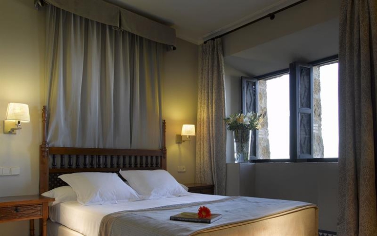Imagen de la habitación del Hotel Parador De Carmona. Foto 7