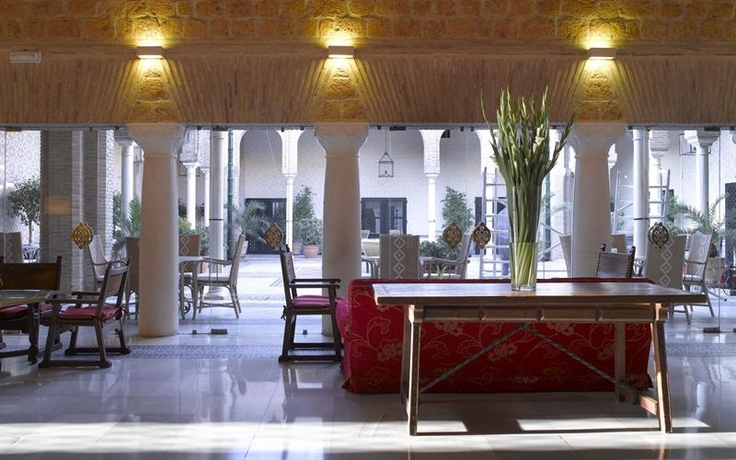 Imagen de los interiores del Hotel Parador De Carmona. Foto 11