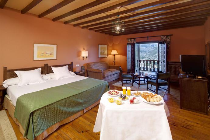 Imagen general del Hotel Parador De Cervera De Pisuerga. Foto 10