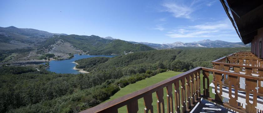 Imagen general del Hotel Parador De Cervera De Pisuerga. Foto 11