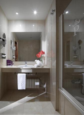 Imagen general del Hotel Parador De Córdoba. Foto 7