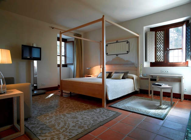 Imagen de la habitación del Hotel Parador De Granada. Foto 6