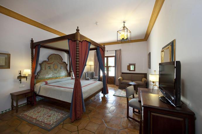 Imagen general del Hotel Parador De Guadalupe Caceres. Foto 6