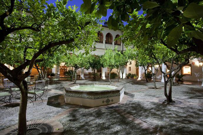 Imagen general del Hotel Parador De Guadalupe Caceres. Foto 10