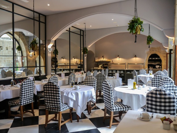 Imagen del bar/restaurante del Hotel Parador De Hondarribia. Foto 6