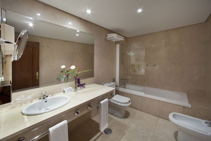 Imagen de la habitación del Hotel Parador De Hondarribia. Foto 15