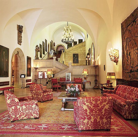 Imagen de los interiores del Hotel Parador De León. Foto 11