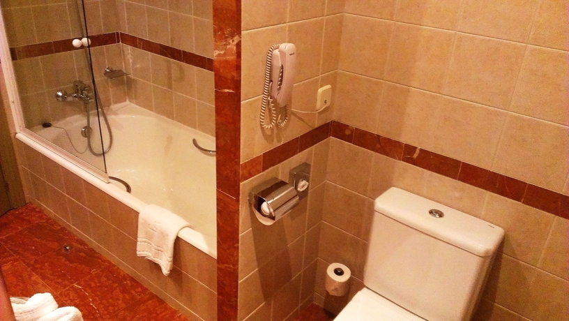 Imagen de la habitación del Hotel Parador De Limpias. Foto 9