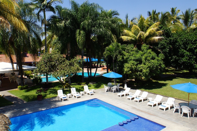 Imagen de la piscina del Hotel Parador De Manolos. Foto 5