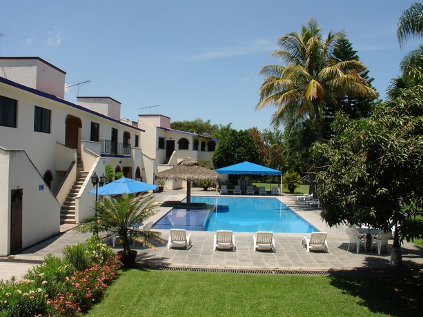 Imagen de la piscina del Hotel Parador De Manolos. Foto 6