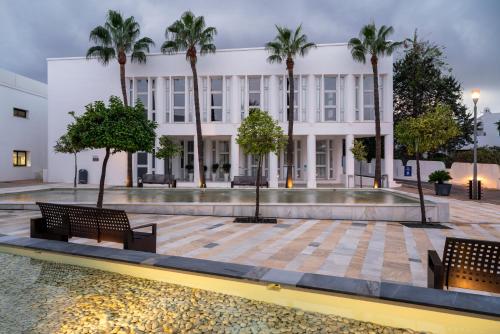Imagen de los exteriores del Hotel Parador De Moj&aacute;car. Foto 11