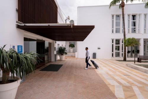 Imagen de los interiores del Hotel Parador De Moj&aacute;car. Foto 16