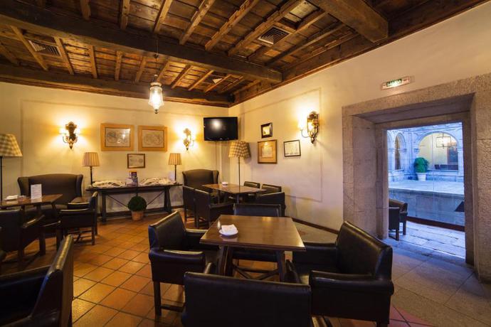 Imagen del bar/restaurante del Hotel Parador De Monforte De Lemos. Foto 2
