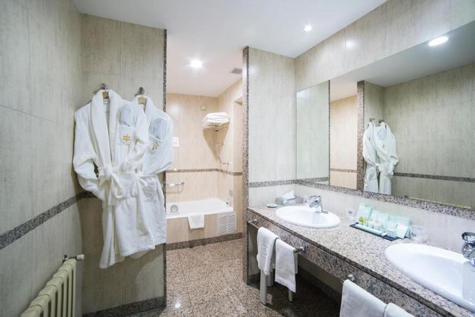 Imagen de la habitación del Hotel Parador De Monforte De Lemos. Foto 9