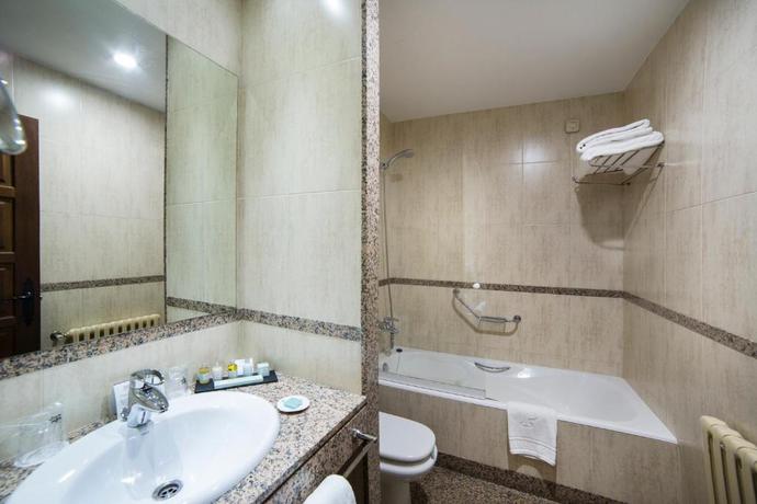 Imagen de la habitación del Hotel Parador De Monforte De Lemos. Foto 12