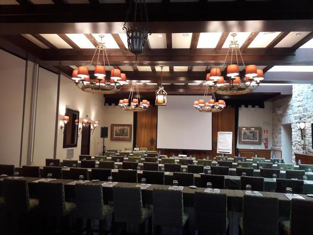 Imagen de los interiores del Hotel Parador De Olite. Foto 16