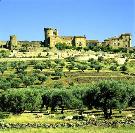 Imagen de los exteriores del Hotel Parador De Oropesa. Foto 11