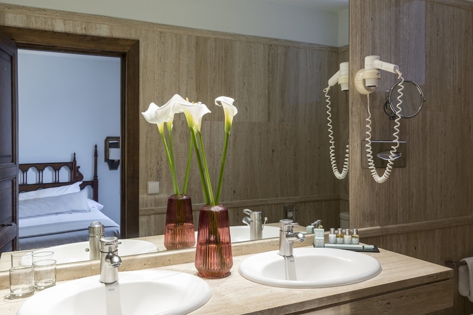 Imagen de la habitación del Hotel Parador De Pontevedra. Foto 16