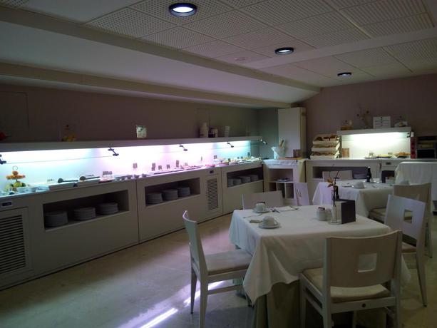 Imagen del bar/restaurante del Hotel Parador De Puebla De Sanabria. Foto 3