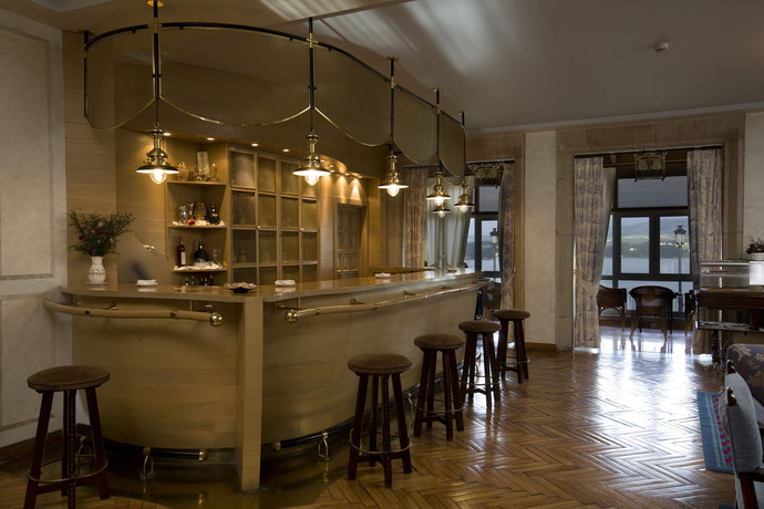 Imagen del bar/restaurante del Hotel Parador De Ribadeo Lugo. Foto 2