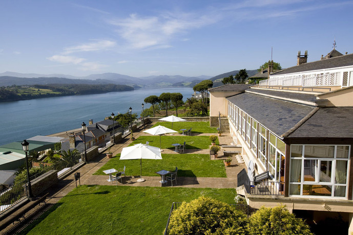Imagen de los exteriores del Hotel Parador De Ribadeo Lugo. Foto 10