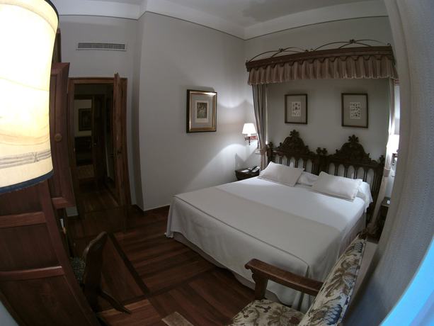 Imagen de la habitación del Hotel Parador De Santiago De Compostela. Foto 6